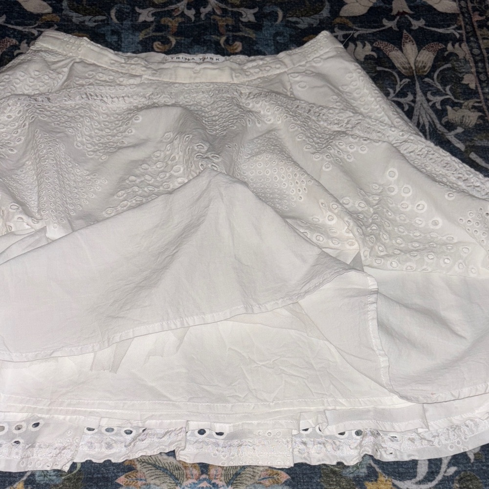 Trina Trunk Elegant White Eyelet Skirt size 6 - Picture 3 of 8